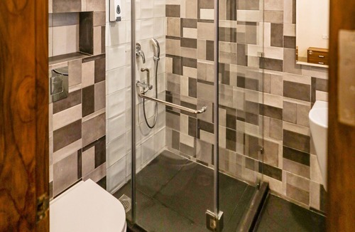 Malviya Nagar Hotel | Fabhotel La Paz Stay B&B