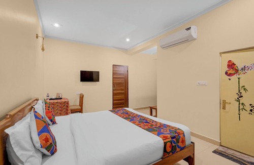 Varanasi Hotel | FabHotel Marine - infront of Trade Facility centre