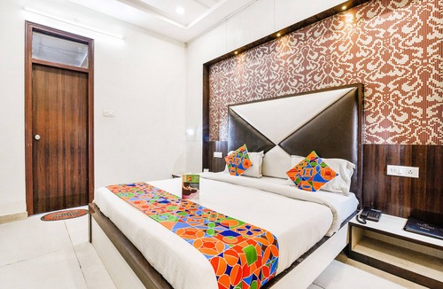 Charbagh Hotel | Fabhotel Metro View