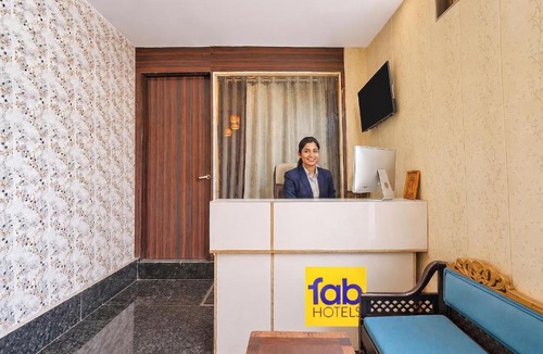 Noida Hotel | FabHotel Pillow & Pesto