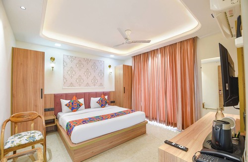 DLF Phase 5 Hotel | Fabhotel Prime Atithyam