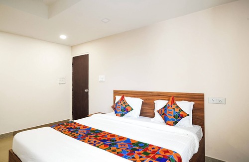 5th Block Hotel | Fabhotel Raayara Bliss