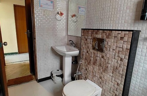Alandi Hotel | Fabhotel Ramesh Inn