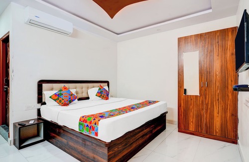 Bidadi Hotel | Fabhotel Royal Garuda Palace