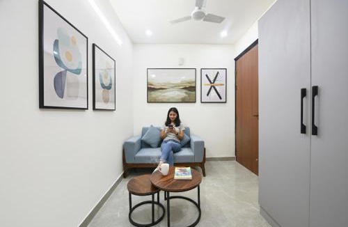 Gurugram Hotel | FabHotel RR Premium