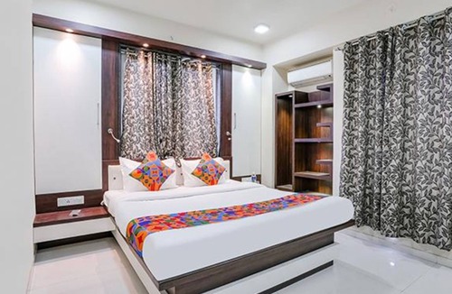 Pimpri Colony Hotel | Fabhotel Rudra Residency
