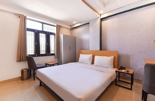 Durgapura Hotel | FabHotel Rushank Palace - Near Jawahar Circle, World Trade Park