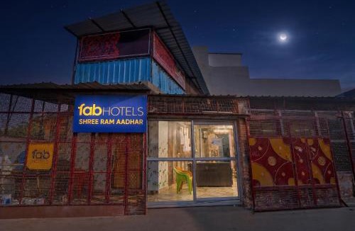 Faizabad Hotel | FabHotel Shree Ram Aadhar 900 Mtr from Ram mandir