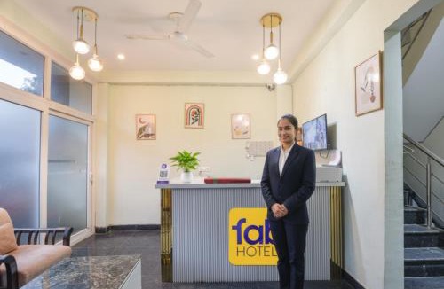 Sector 14 Hotel | FabHotel Sunshine