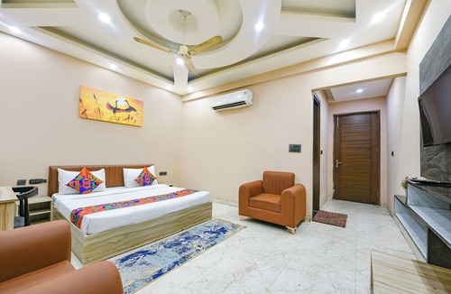 Sector 27 Hotel | Fabhotel Vibe
