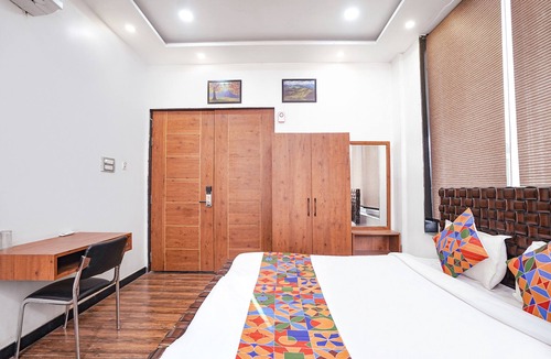 Mahmoorganj Hotel | FabHotel VILLA DE BENARES