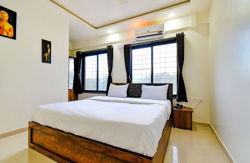 Nanded Hotel | Fabhotel White House
