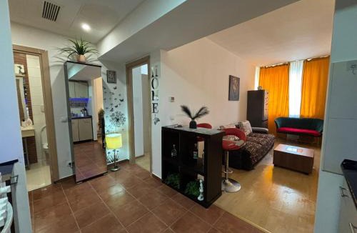Sector 4 Hotel | FabiRooms