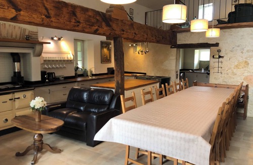Saint-Martin-de-Gurson Villa | Fabulous 4⭐️character property with fishing lake, private pool Dordogne