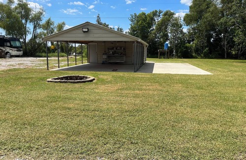 Pass Christian RV Rental | Fabulous 1-bathroom pavilion with AC and camper hookups for a relaxing getaway