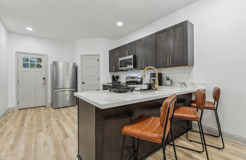 Gentilly Terrace House | Fabulous 2-bed 2 bath house with AC, Washer/Dryer, New Appliances & King Bed