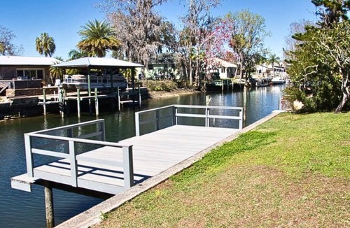 Springs at Kings Bay House | Fabulous 2-bedroom waterfront house on Canal in Crystal River.