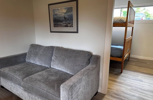 Masset House | Fabulous 2-bedroom basement suitein peaceful Masset perfect for relaxing stays
