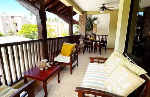 El Centro Apartment | Fabulous 2 bedroom Beach Apt with a KING SIZE bed.