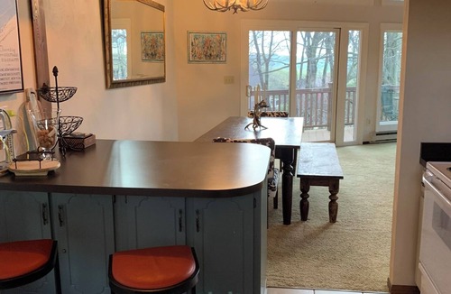 Hidden Valley Ski Chalet | Fabulous 3-bedroom chalet in Hidden Valley, PA; walk to the slopes!