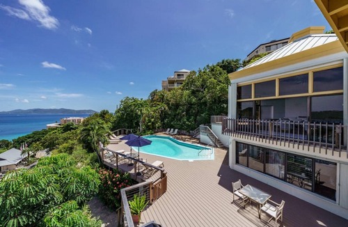 Frydendal Villa | Fabulous 5BR - HUGE Pool/Deck & AMAZING VIEWS! 7 mins from Red Hook!