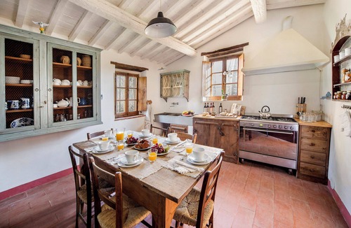 Lucignano Villa | FABULOUS 6BR HOME WITH WONDERFUL SWIMMING POOL & GARDEN IN THE HEART OF TUSCANY!