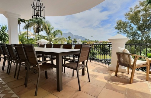 Benahavis Villa | Fabulous 8-bedroom Andalucian family Villa with panoramic vistas