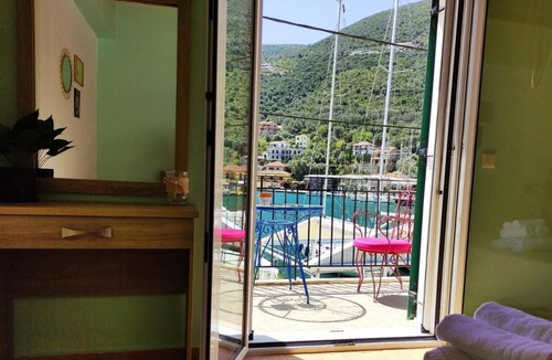 Evgiros Apartment | Fabulous apt. w breakfast near the sea