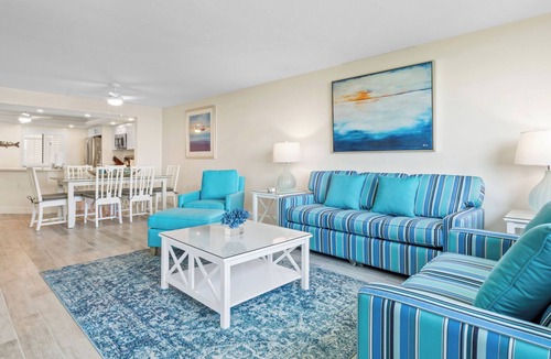 Sanibel Condo | FABULOUS GULF FRONT, 2/2 condo, PET FRIENDLY, 4 bikes, Pool, pickleball, tennis!
