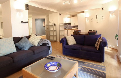 Wapping Apartment | Fabulous massive studio for families & friends