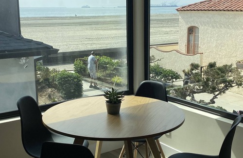 Peninsula Apartment | Fabulous private stand alone unit with amazing ocean views and private deck.