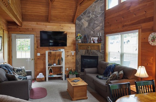 Timberline Cabin | Fabulous Rustic Mountain Cabin walking distance to Timberline Mountain Slopes!