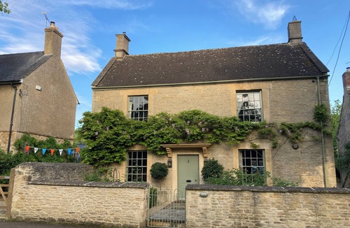 Kingham House | Fabulous Spacious House in the heart of Kingham, Cotswolds
