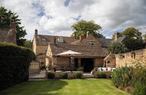 Kingham House | Fabulous Spacious House in the heart of Kingham, Cotswolds