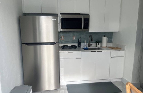 Miami Gardens Apartment | Fabulous studio with AC in vibrant Miami Gardens