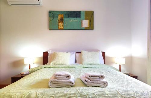 Montechoro Apartment | Fabulous Sunny Pool&Garden Condo by BeCherish
