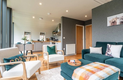 Chipping Norton Cabin | Fabulous Two Bedroom Eco Pod, Old Chalford Estate