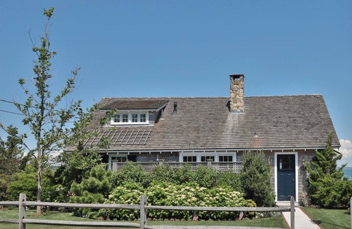 East Chop Cottage | Fabulous Waterfront 3-Bedroom Martha's Vineyard Cottage