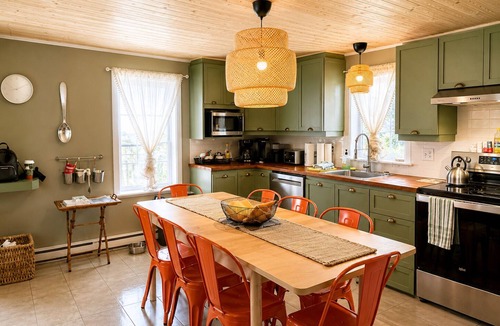 Deschambault-Grondines House | Face au Fleuve