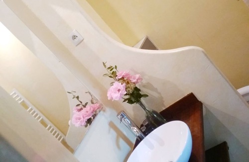 Methamis Bed & Breakfast | Face au Lavoir