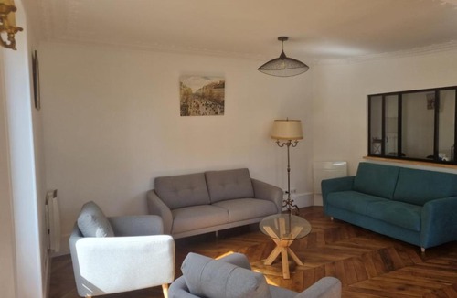 Saint-Germain-en-Laye Apartment | Face château St Germain en Laye, appartement 4 à 6 personnes, 23 min de Paris Champs-Elysées