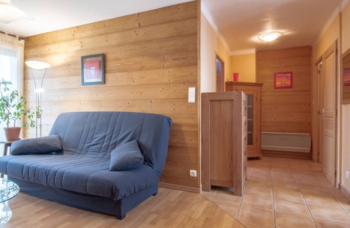 Novel Apartment | Facing the mountain