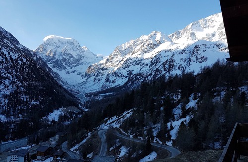 Arolla House | Facing the mountains