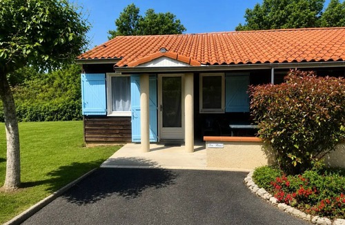 Montpezat-de-Quercy Villa | Faillal Campsite* - 3 room cottage 4/6 people