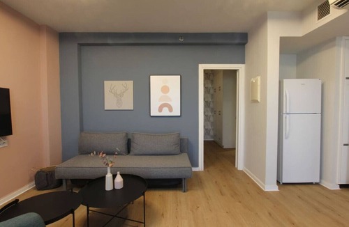 Tel Aviv Apartment | Fair Grounds STU Univ. by Sea N' Rent