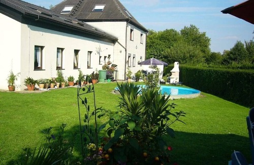 Hildesheim District Apartment | Fair guests Harz visitors Bike - and Outdoorpark Bad Salzdetfurth