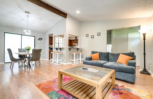 Fairburn House | Fairburn Home w/2 Decks, Grill & Outdoor Dining!