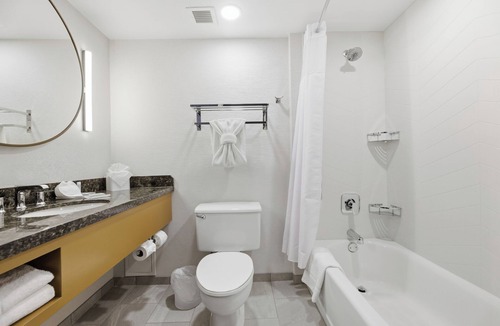 Mount Pleasant Hotel | Fairfield by Marriott Inn & Suites Mount Pleasant, WI