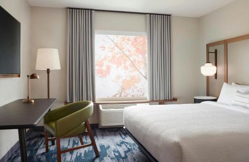 Mount Pleasant Hotel | Fairfield by Marriott Inn & Suites Mount Pleasant, WI
