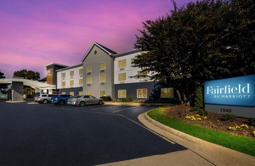Greenbrier East Hotel | Fairfield by Marriott Inn & Suites Chesapeake